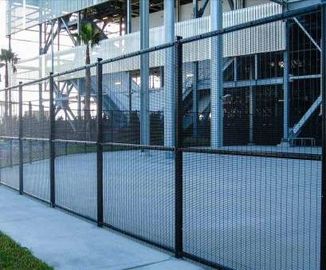 China Durable Anti - Thief Expanded Metal Gate With Various Colors And Hole Shapes supplier