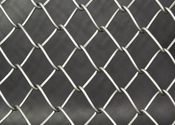 Diamond Wire Mesh Fence 1-4 Inch Openings 1.2-5mm Wire
