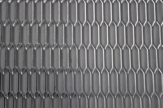 China Beautiful And Safety Aluminum Expanded Mesh Ceiling Corrosion Resistance supplier