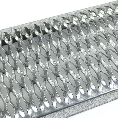 China Anti Slip Metal Expanded Wire Mesh Fence Stainless Steel Anti Skid Plate supplier