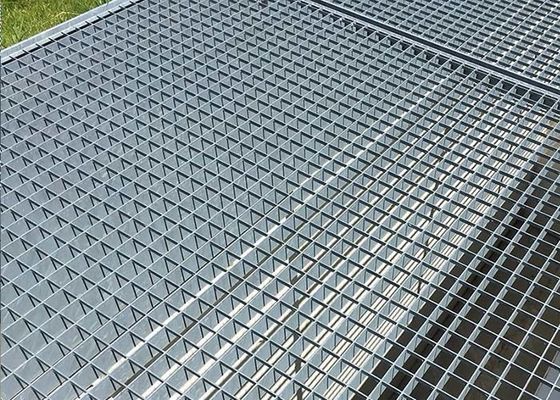 Galvanized Steel Grating Has Hygienic And Clean Maintenance Free Bright Finish And Rust As Platform Grating For Airports