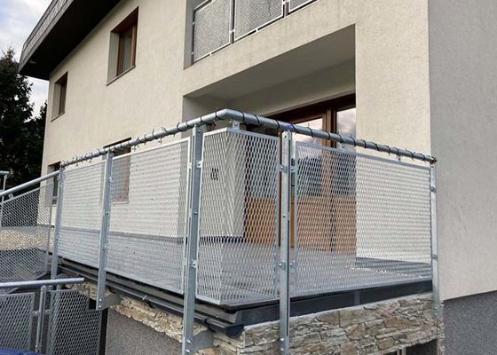 Balustrade augmentée en métal et clôture de la sécurité supplémentaire de panneaux, robuste et durable