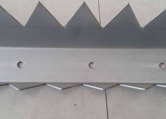 U W Channel Spikes Razor Barbed Wire Hot Dip Galvanized 2mm Thickness