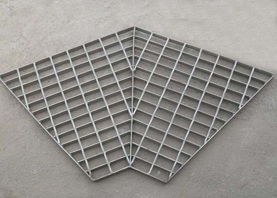 Grille en acier irrégulière avec des formes spéciales et pour l'usage spécial pour l'usine, fontaine, canalisation, couverture d'arbre