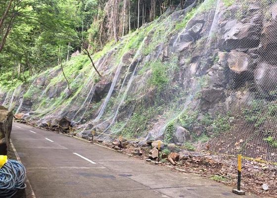 0.5 मीटर चौड़ाई रॉकफॉल प्रोटेक्शन नेट सुरक्षा तार जाल पहाड़ों में