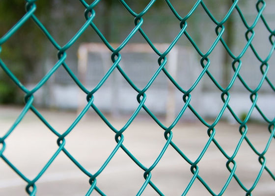 1800mm กว้าง Roll Of 2.5mm กว้างภายนอก PVC พลาสติกเคลือบ Chain Link Fencing Mesh