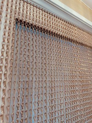 Flexible Rust Resistant Variable Open Area Aluminum Chain Fly Screen For Improved Energy Efficiency